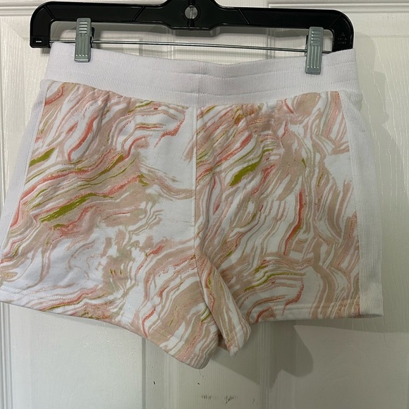 Champion Athletic Shorts White and Pink Marble‎ Design - Picture 6 of 6